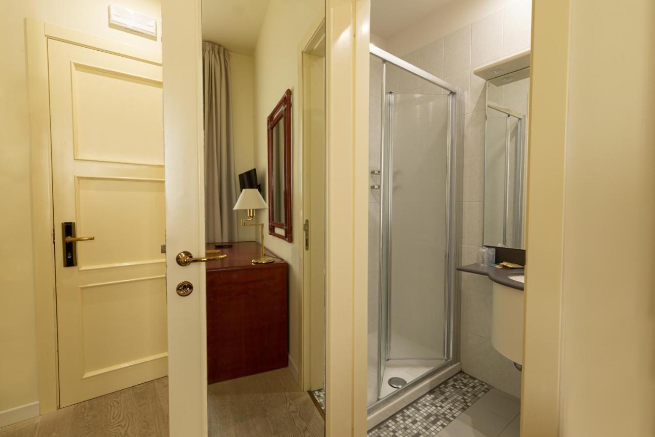 Hotel Enzo ポルト・レカナーティ エクステリア 写真