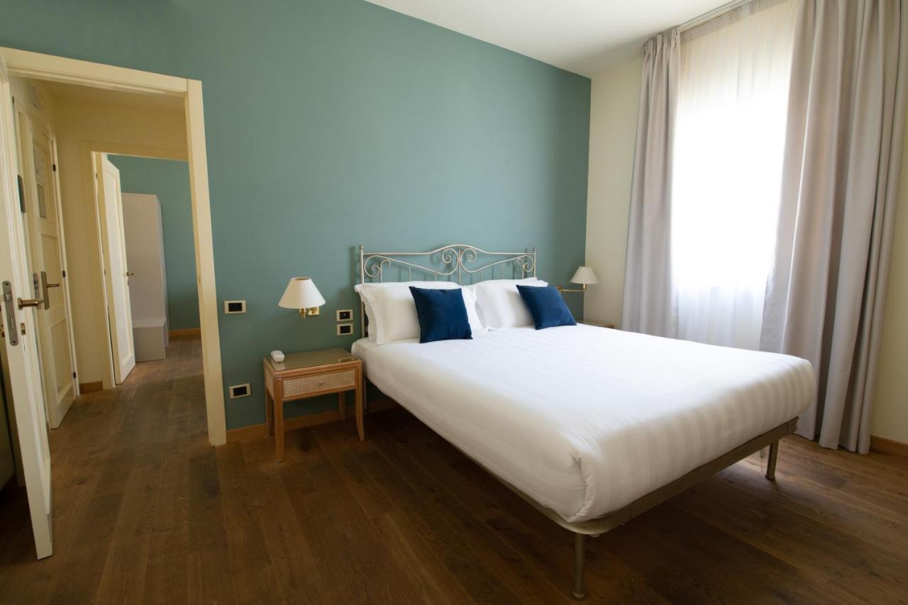 Hotel Enzo ポルト・レカナーティ エクステリア 写真