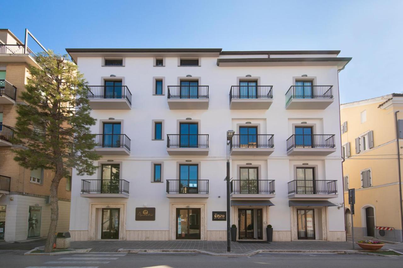 Hotel Enzo ポルト・レカナーティ エクステリア 写真
